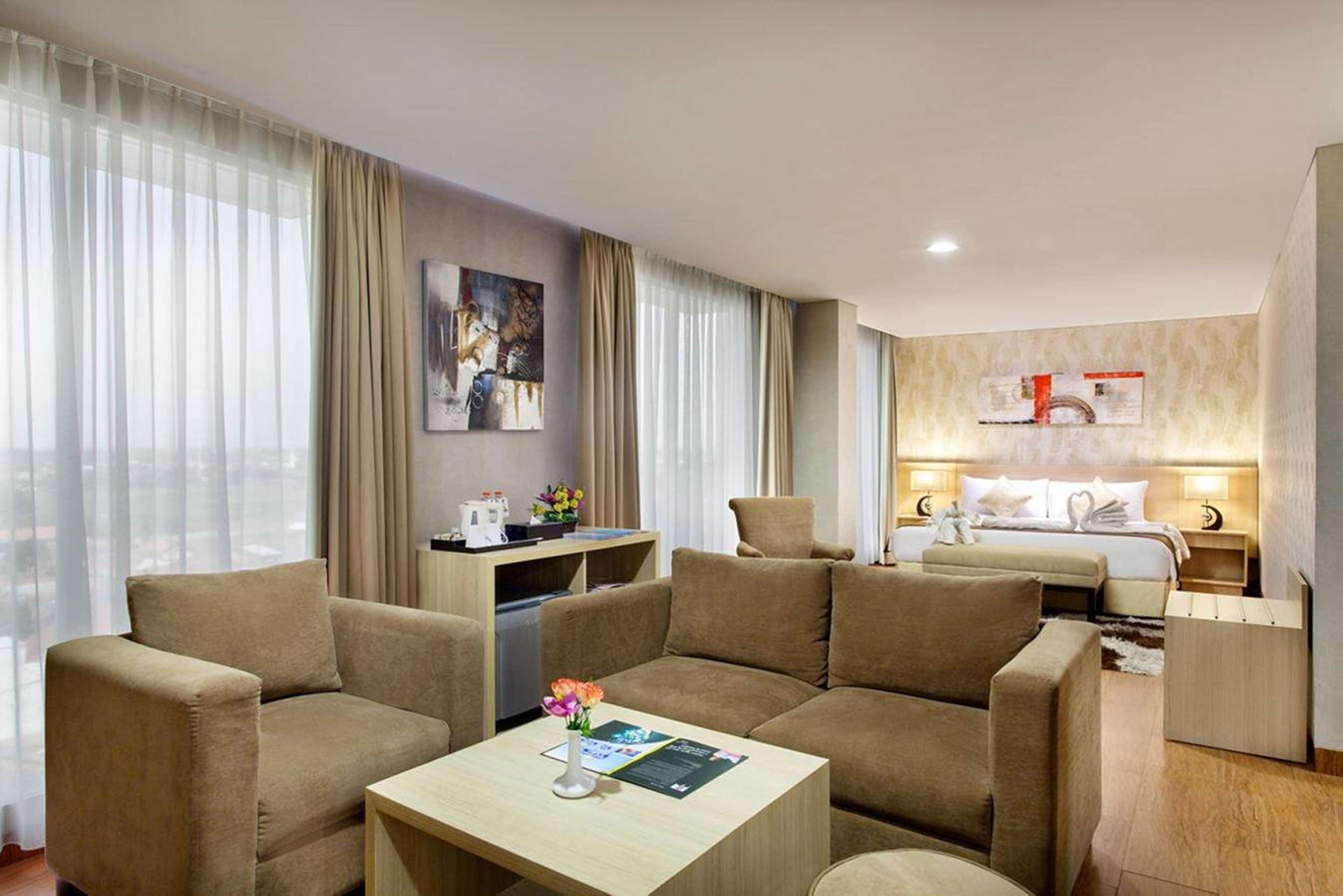 Days Hotel & Suites By Wyndham Jakarta Airport Tangerang Buitenkant foto