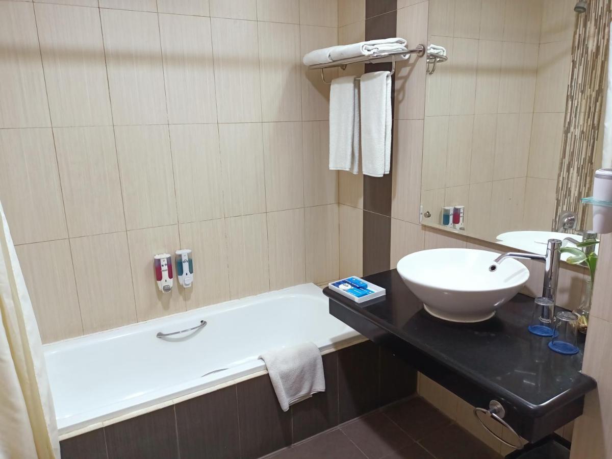 Days Hotel & Suites By Wyndham Jakarta Airport Tangerang Buitenkant foto